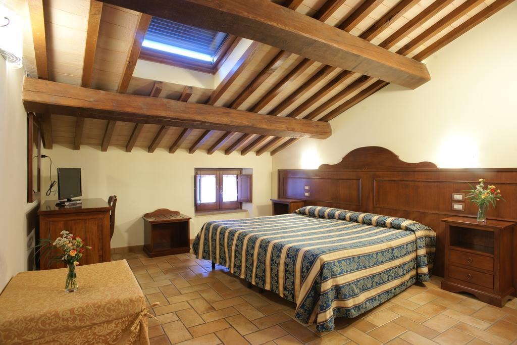 Albergo La Rocca Assisi Rum bild