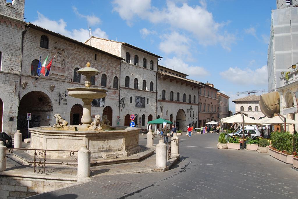 Albergo La Rocca Assisi Exteriör bild